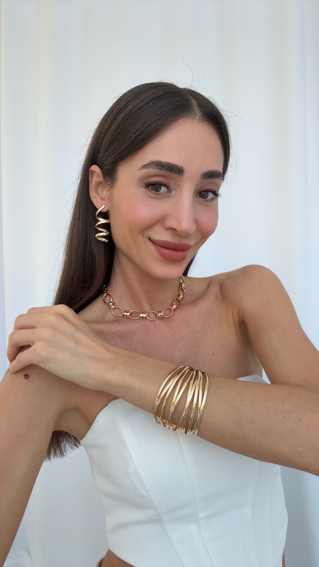 SPİRAL KÜPE, OVAL MARKA ZİNCİR KOLYE VE TEL BİLEKLİK KOMBİNİ