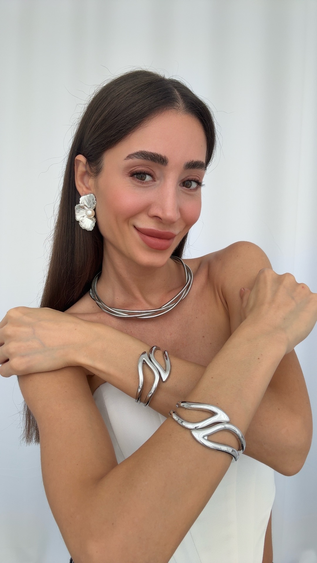 GÜMÜŞ ÜÇLÜ SARMAL KOLYE, YAPRAK KELEPÇE VE KÜPE KOMBİNLERİ