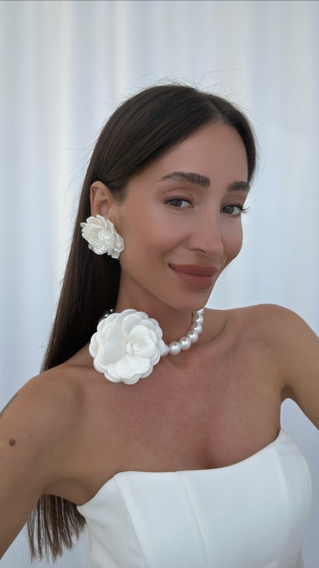 SATEN GÜL DETAY İNCİ CHOKER VE İNCİ ÇİÇEK KÜPE KOMBİNİ