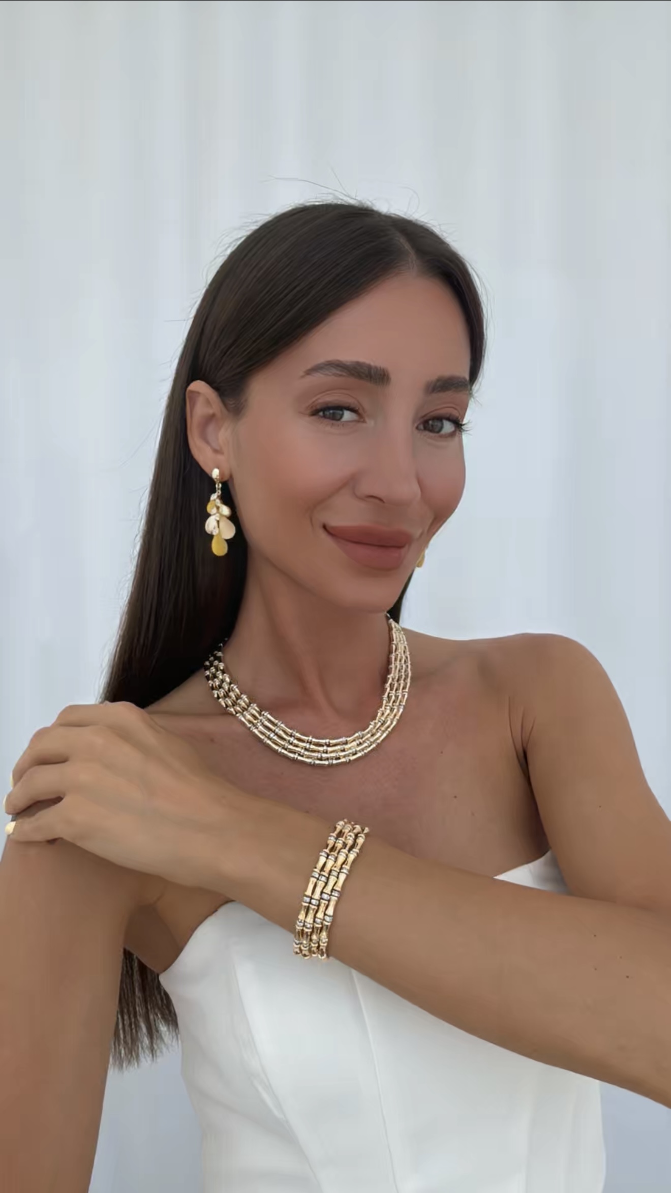 ZİRKON TAŞLI SARI DAMLA TASARIM KÜPE VE KEMİK KOLYE KOMBİNİ