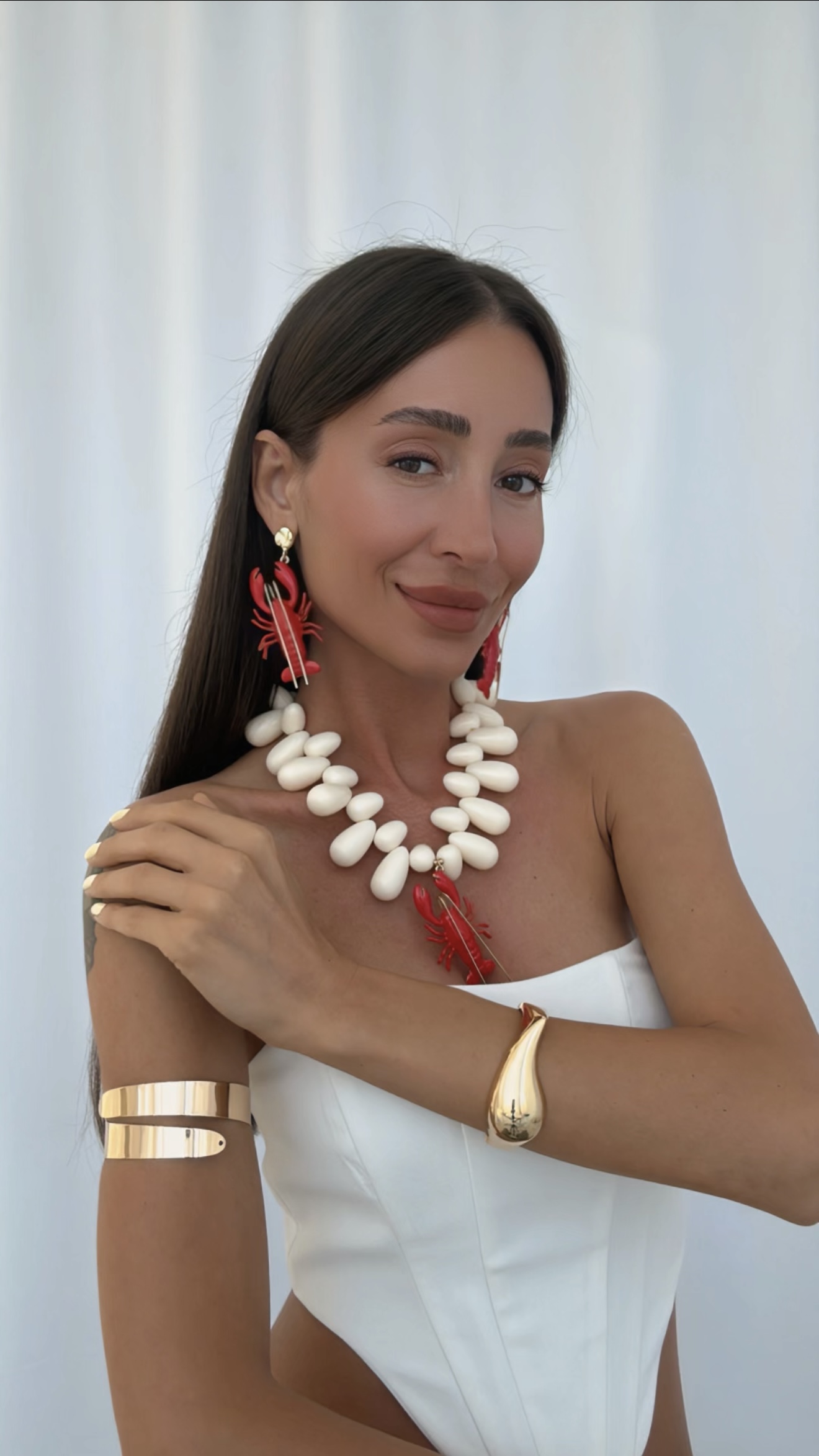 KIRMIZI ISTAKOZ CHARM KOLYE, KÜPE VE BİLEKLİK KOMBİNİ