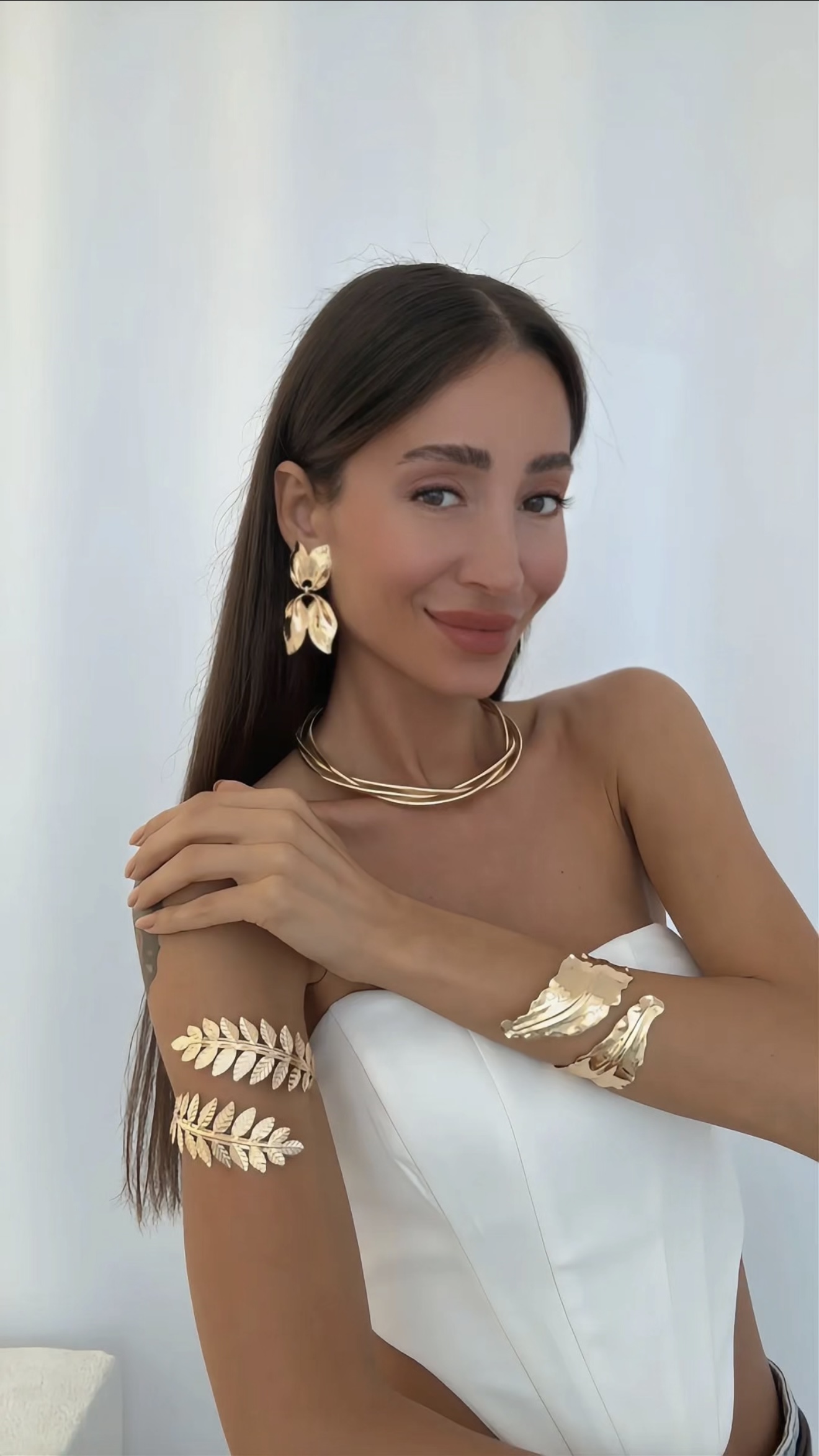 YAPRAK TASARIM KÜPELER, SARMAL CHOKER VE PAZU & BİLEKLİK KOMBİNİ