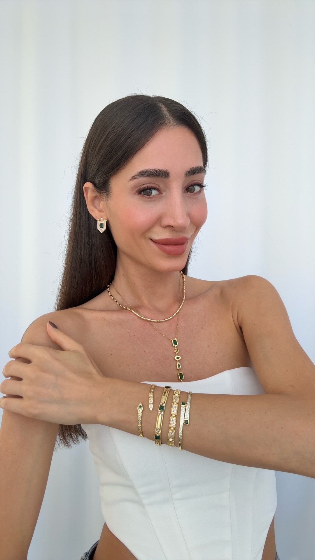 ÖZEL SERİ YEŞİL BAGET TAŞLI MARKA KÜPE, KOLYE VE YILAN BİLEKLİK SETİ KOMBİNİ