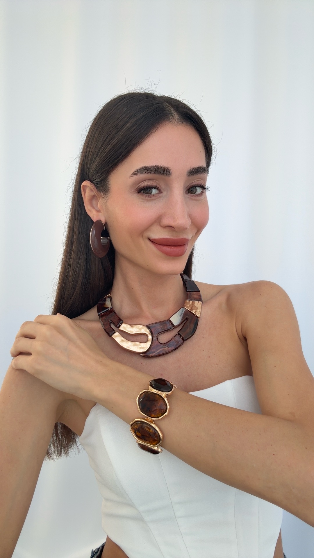 KAHVERENGİ KEMİK KOLYE, ZR HALKA KÜPE VE KEMİK BİLEKLİK KOMBİNLERİ