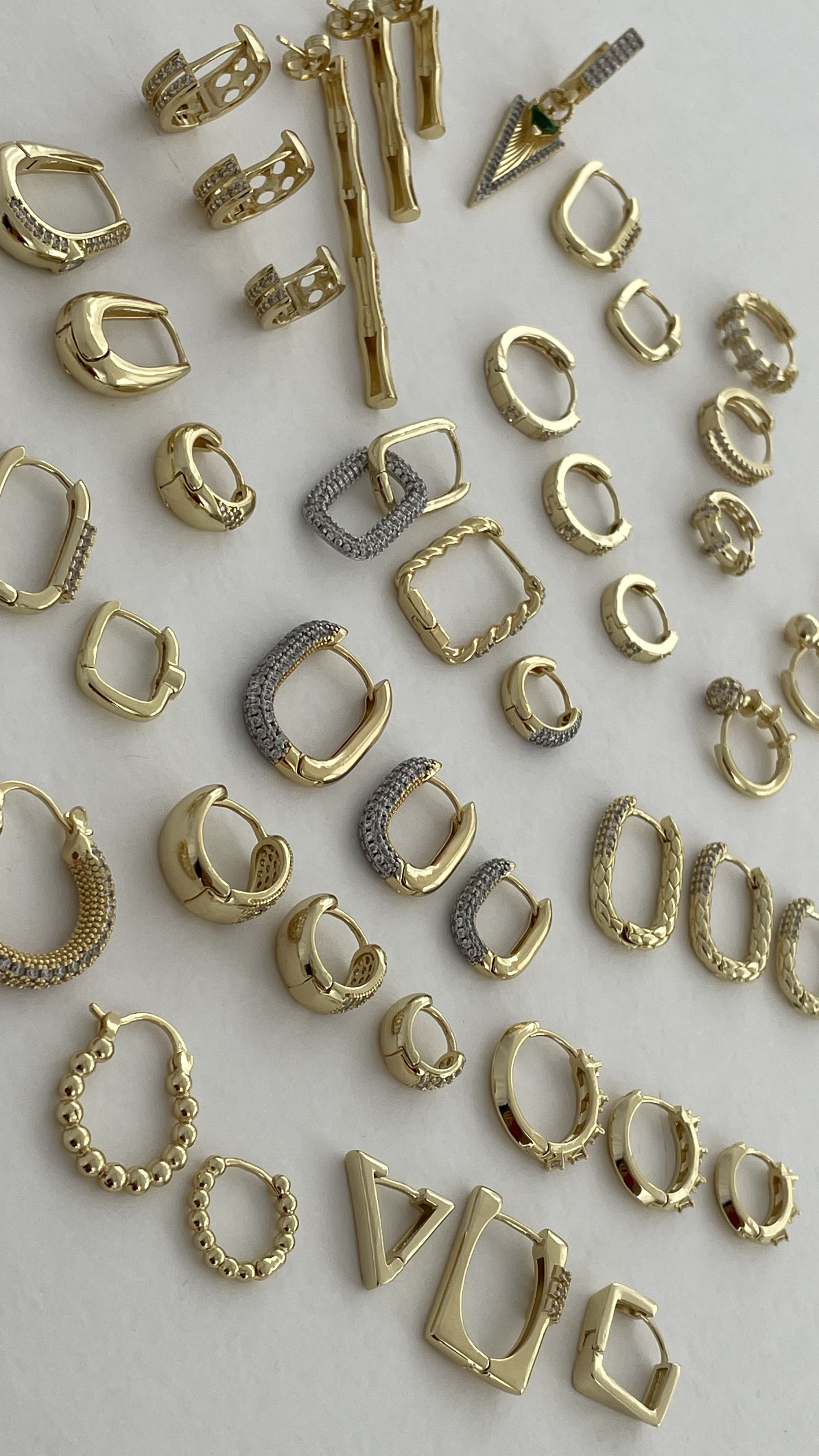 ÖZEL SERİ ZİRKON TAŞLI ÜÇLÜ KÜPE SETİ KOMBİNLERİ